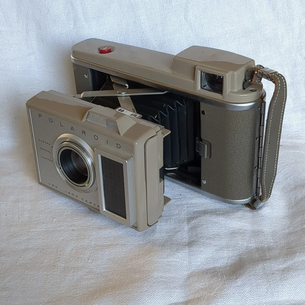 Vintage Polaroid J33 Land Camera Brown Leather Case Flashbulbs Prop Retro